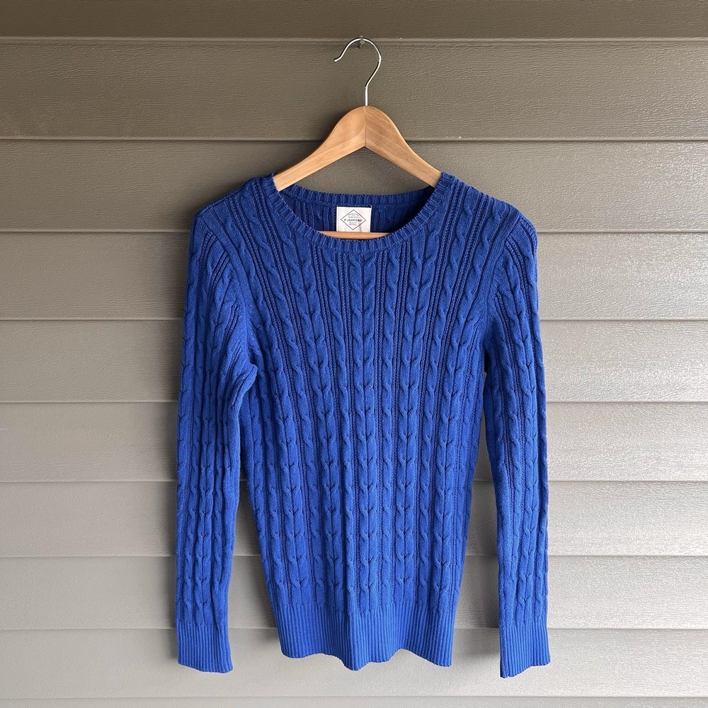 St. John's Bay Ladies Blue Cable Knit Crew Neck Pullover Sweater Long Sleeve M